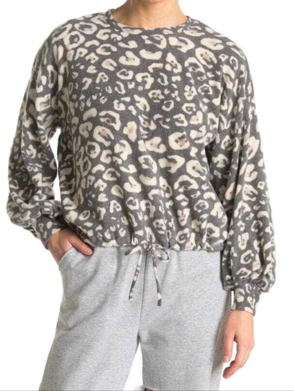 Know One Cares Womens Leopard Print Cropped Pullover Sweater NWT Size Large